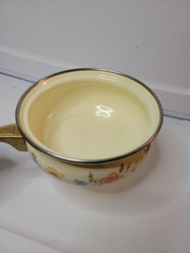 Vintage Retro 6 in Enamelware Cooking Pot W/ Gold Handle Floral - Picture 9 of 14